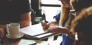 Czy wzmacniacz może być mocniejszy od głośników?