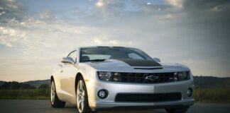 Co jest szybsze Camaro czy Chevrolet?