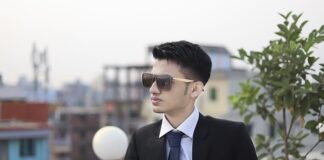 Jakie kolor spinki do granatowego garnituru?