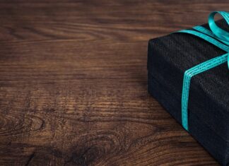 Jak ozdobić pudełko po butach? Jak ozdobić pudełko po butach?