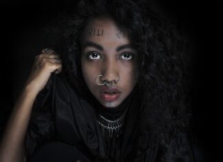 Czym wyłożyć szafki na buty? Czym wyłożyć szafki na buty?